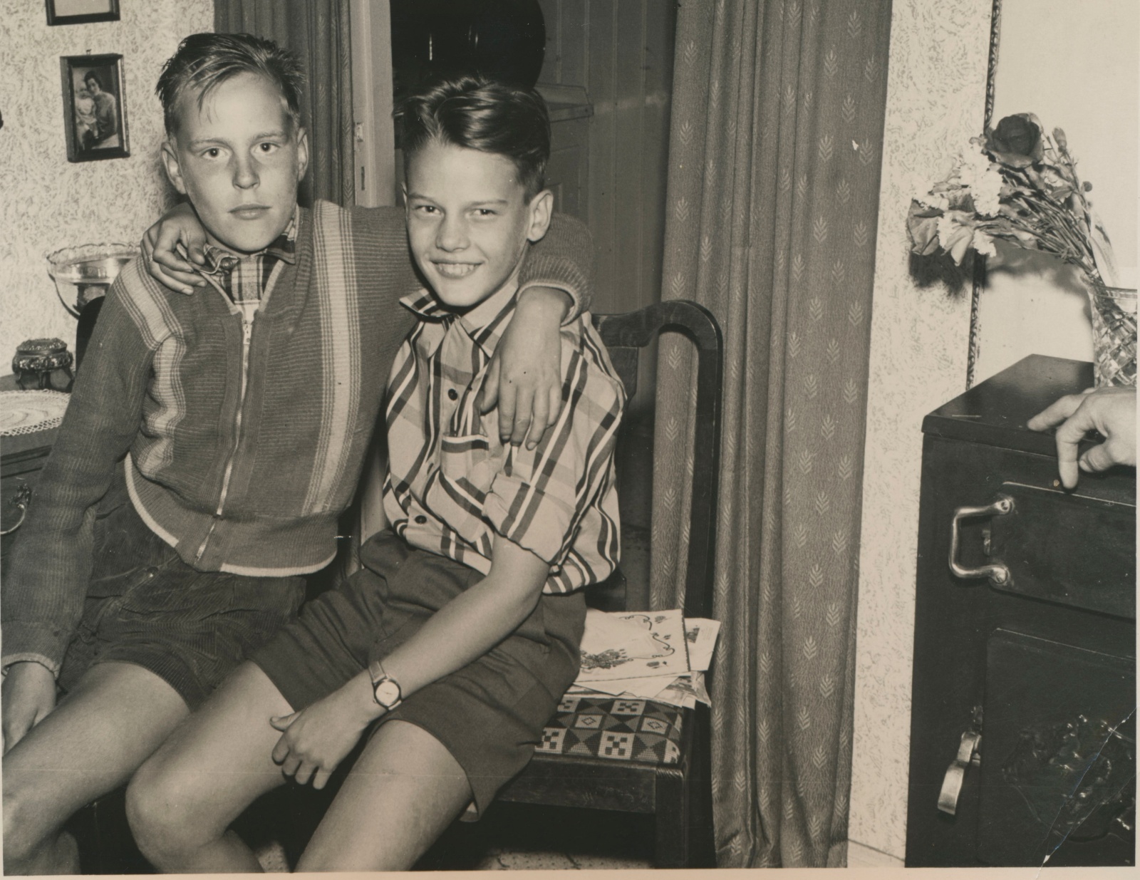Sammen med nabo Poul i 1958